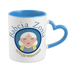 Kubek specjalnie dla babci z napisem i grafiką "Babcia gotuje wspaniale" - uchwyt serce.