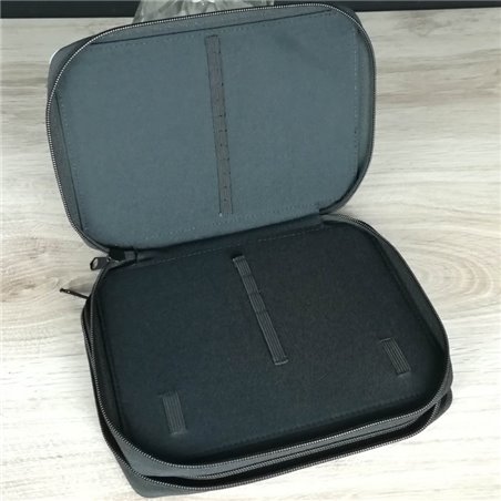 Duży piórnik dwukomorowy Pingwin.