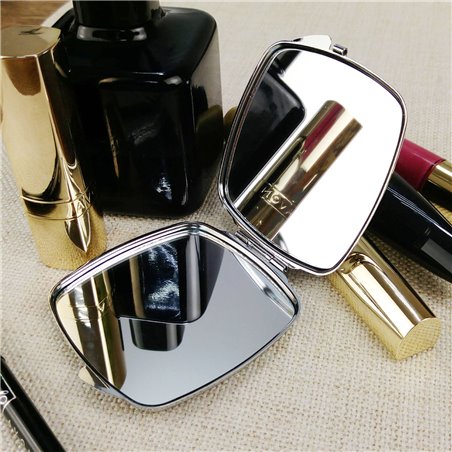 Lusterko z imieniem - A Zuzanna zawsze piękna - zmień imię- różne kształty.