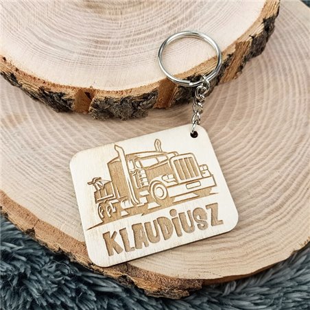 Brelok na dzień chłopaka - ciężarówka - z imieniem.