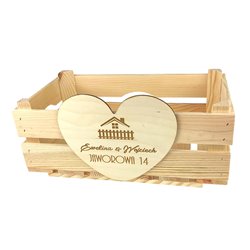 Skrzynka na kwiaty, słodycze czy alkohol- świetny pomysł na prezent na parapetówkę.