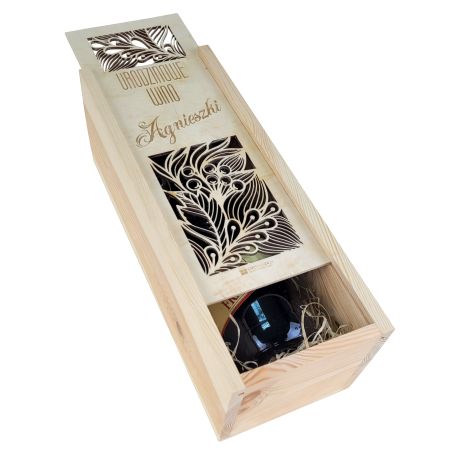 Skrzynka na wino z grawerem z okazji urodzin "Urodzinowe wino + imię Solenizantki/a .