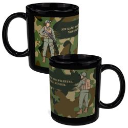 Czarny kubek 330 ml dla wojskowego " Nie każdy bohater...