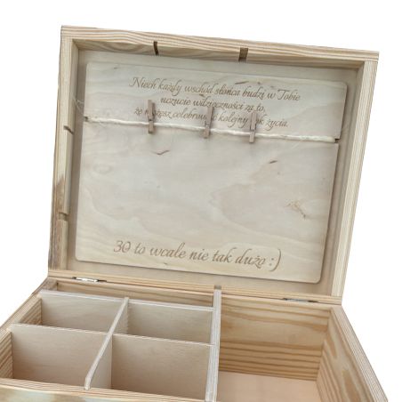 Niezbędnik 50-latki - Kobieta jest jak wino- prezent z klamerkami na pieniądze.