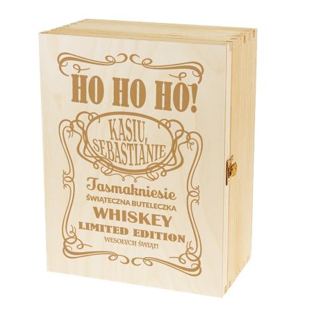 Zestaw skrzynka na whisky ze szklankami i etykietą na butelkę w stylu Jack Daniel's z okazji świąt Bożego Narodzenia.