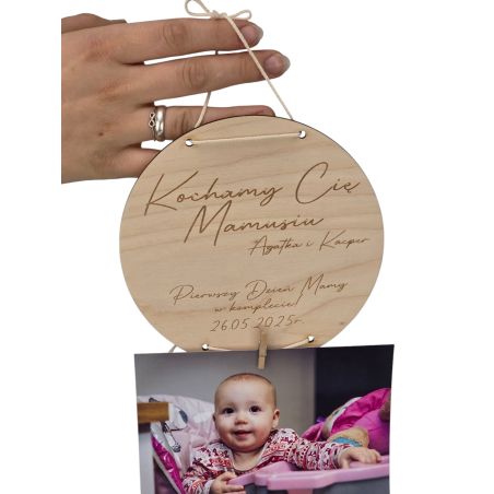 Drewniana tabliczka z miejscem na zdjęcie – personalizowany prezent na Dzień Mamy i Dzień Taty 💞📸