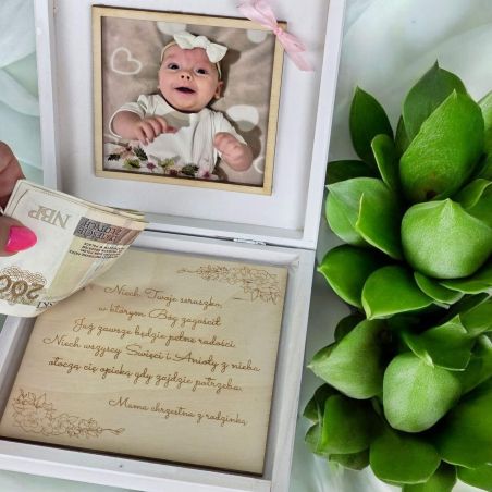 Pudełko na pieniądze z personalizacją i miejscem na zdjęcie – wyjątkowy prezent na Chrzest Święty 👼💝