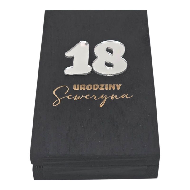 Personalizowane drewniane pudełko na pieniądze – prezent na 18 urodziny 🎁✨