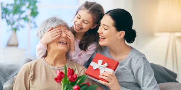 Jaki prezent kupić na Dzień Babci i Dziadka?